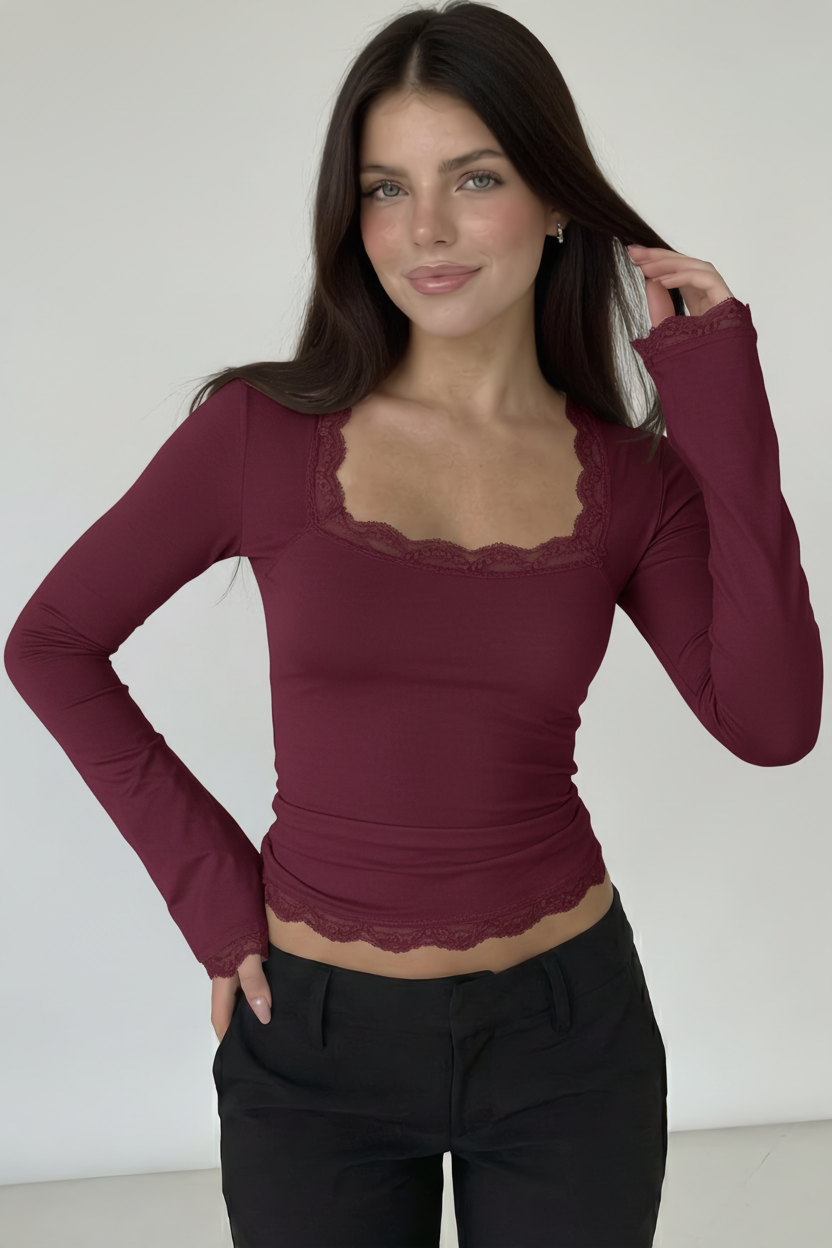 Burgundy Lace Crop Top - Pose Mão no Cabelo