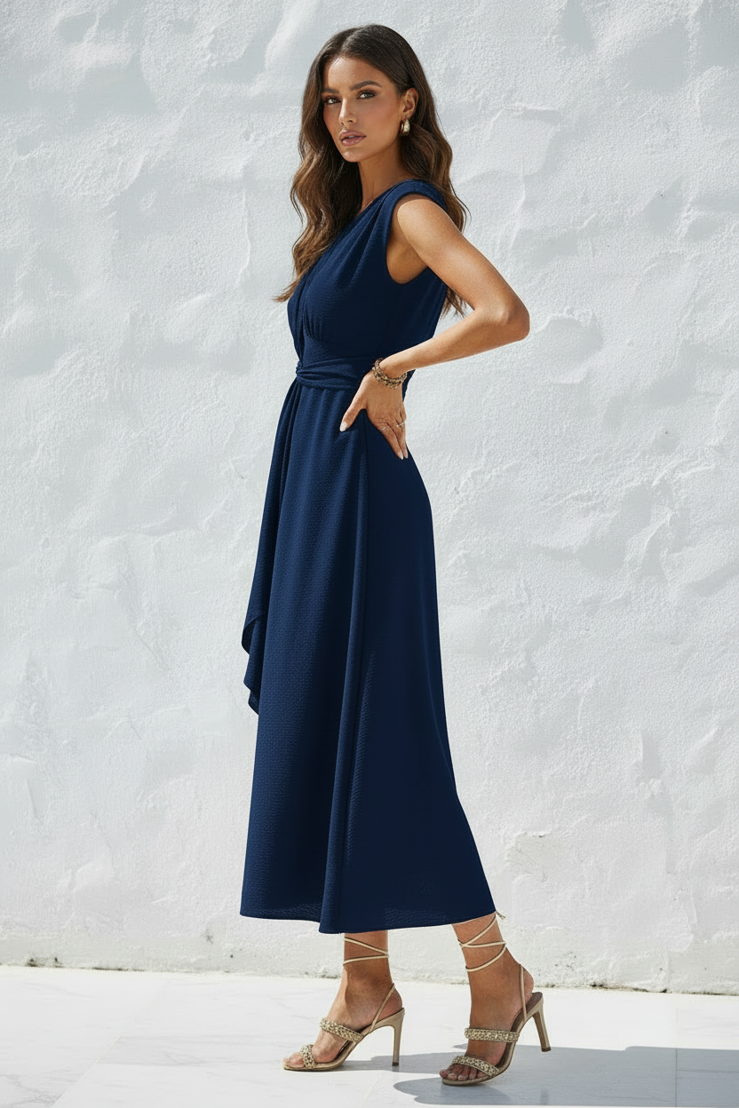 Vestido Azul-Marinho — Mão na Anca